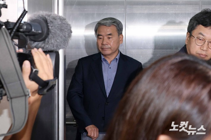 해병특검 첫 출석하는 이종섭 전 국방부 장관