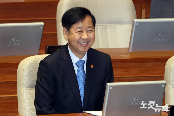 17일 서울 여의도 국회에서 열린 제429회국회(정기회) 제7차 본회의 경제에 관한 질문에서 구윤철 경제부총리 겸 기획재정부 장관이 출석하고 있다.