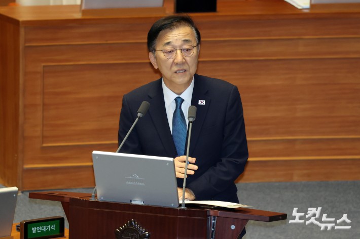 17일 서울 여의도 국회에서 열린 제429회국회(정기회) 제7차 본회의 경제에 관한 질문에서 김윤덕 국토교통부 장관이 의원 질의에 답변을 하고 있다.