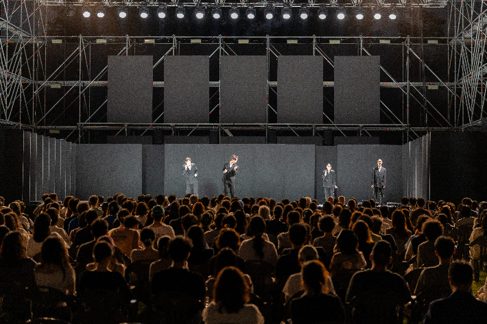 13일 서울 용산구 이촌동 노들노을스테이지에서 진행된 서울시발레단의 '데카당스' 공연. 서울시발레단 제공