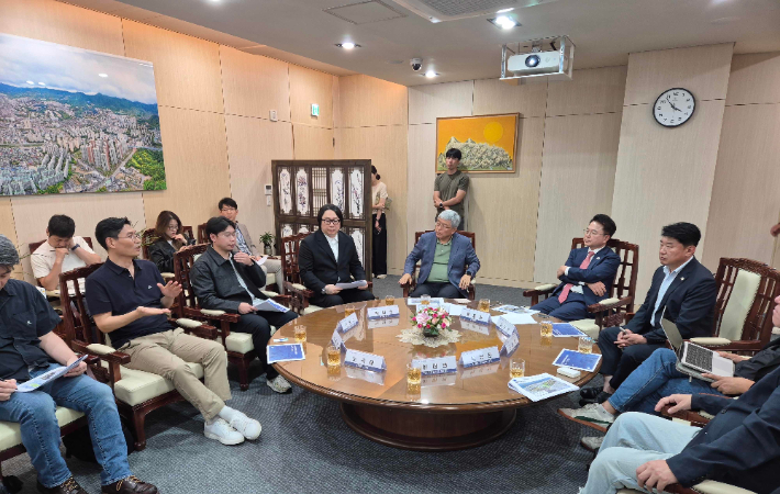춘천시, 도시재생혁신지구 간담회…일각에선 혈세 낭비 우려도