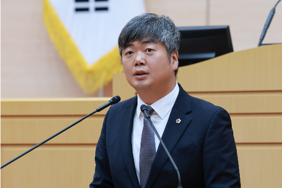 전라남도의회 교육위원회 박원종 의원(더불어민주당·영광1)은 17일 제393회 임시회 제3차 본회의 도정질문에서 전남 참전·보훈 명예수당 문제를 집중적으로 지적했다. 전남도의회 제공