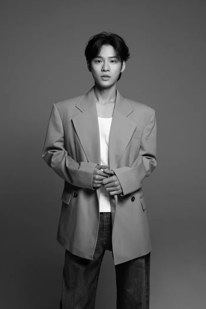 배우 윤지온. 이음해시태그 제공