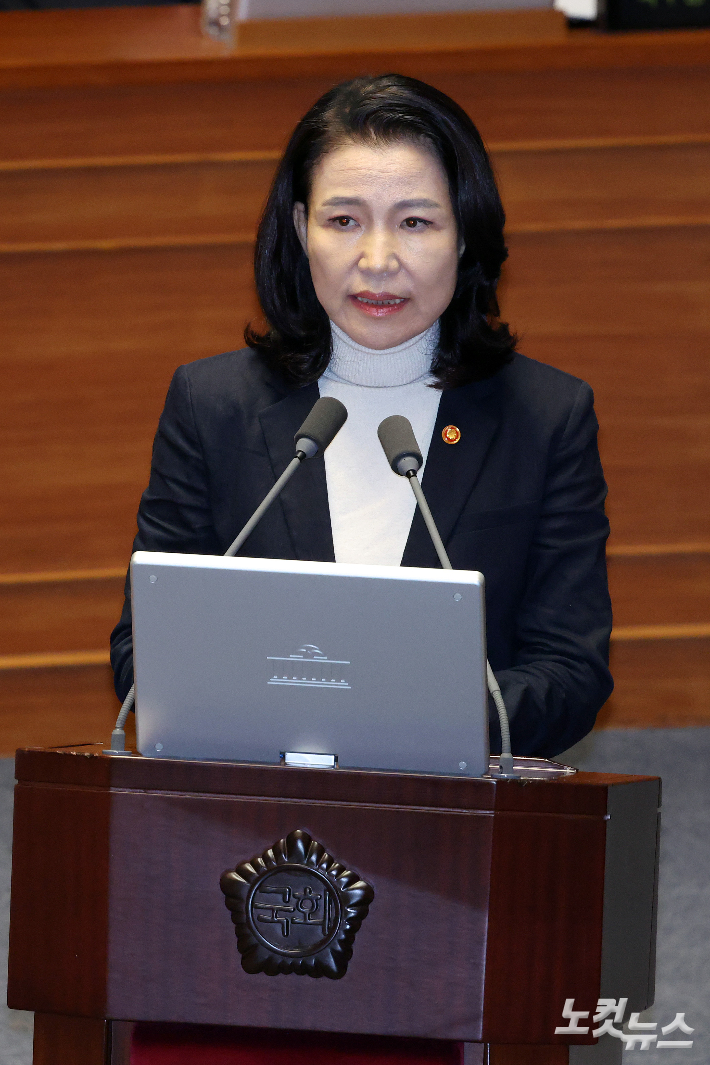 '업무상 배임' 혐의 이진숙 방송통신위원장 검찰 불구속 송치