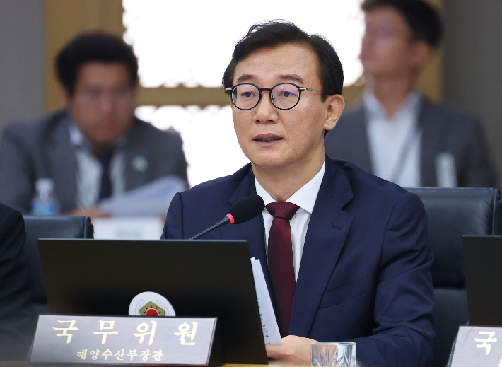  전재수 해양수산부 장관이 16일 정부세종청사에서 열린 제42회 국무회의에서 발언하고 있다. 연합뉴스