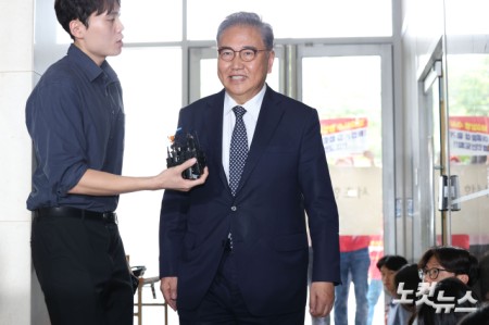 박진 전 외교부 장관이 23일 서울 서초구 이명현 순직해병 특별검사팀 사무실에 이종섭 전 국방부 장관의 