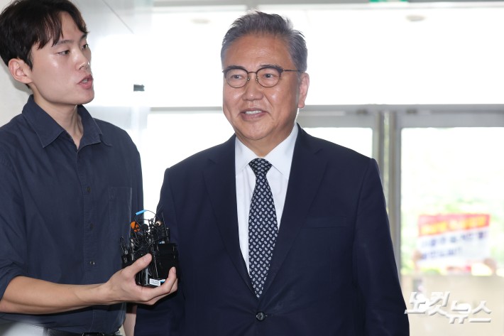 박진 전 외교부 장관이 23일 서울 서초구 이명현 순직해병 특별검사팀 사무실에 이종섭 전 국방부 장관의 