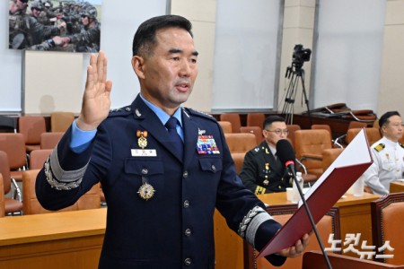 인사청문회 선서하는 진영승 합동참모본부 의장 후보자