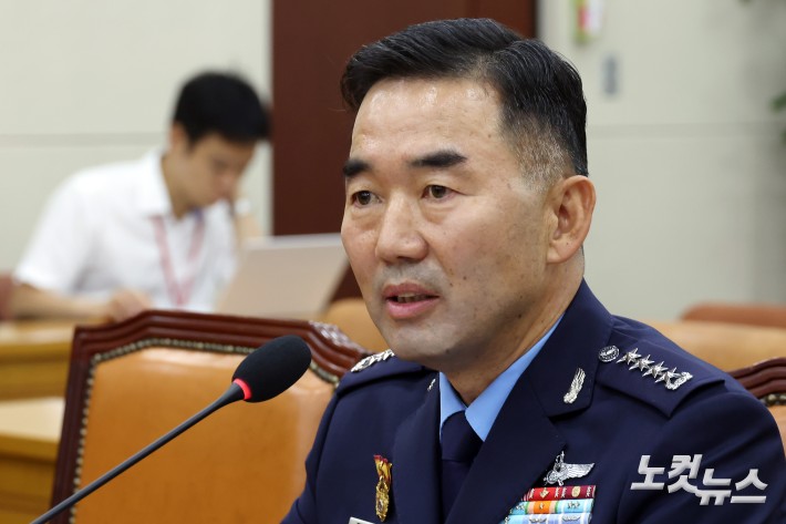 의원 질의에 답변하는 진영승 합동참모본부 의장 후보자