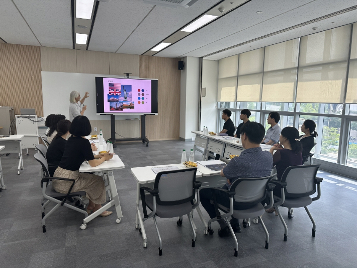고양영어도서관 디자인 개발 중간 보고회. 고양시 제공