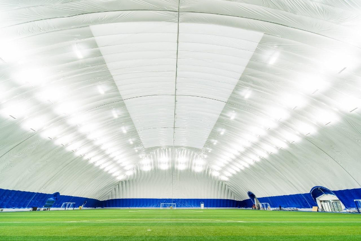 국내 최초 실내 축구장인 경북 경주 스마트 에어돔. 필드원 