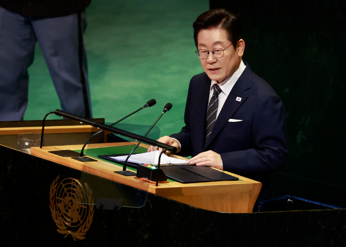 이재명 대통령이 23일(현지시간) 미국 뉴욕 유엔본부 총회장에서 기조연설을 하고 있다. 연합뉴스