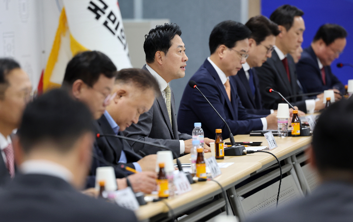 국민의힘 장동혁 대표가 25일 오전 대전시 동구 삼성동 국민의힘 대전시당에서 열린 현장 최고위원회의에서 발언하고 있다. 연합뉴스
