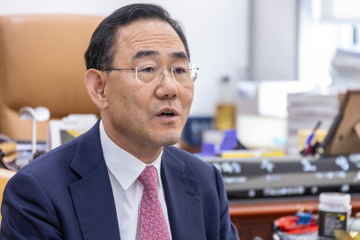 주호영 국회 부의장이 25일 서울 여의도 국회에서 최근 정치 현안에 대한 본인의 입장을 밝히고 있다. 연합뉴스