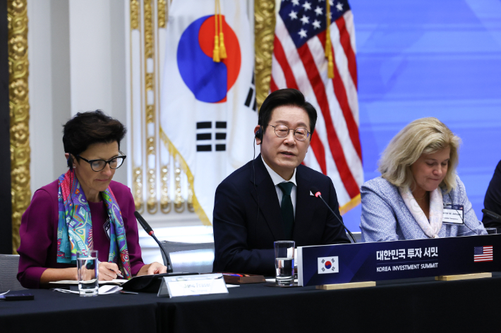 이재명 대통령이 25일(현지시간) 미국 뉴욕 증권거래소에서 열린 한국경제설명회 투자서밋에서 발언하고 있다. 연합뉴스