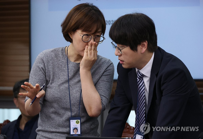 김현지 총무비서관(좌)와 하정우 AI미래기획수석(우)