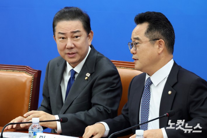 대화하는 김병기-민병덕