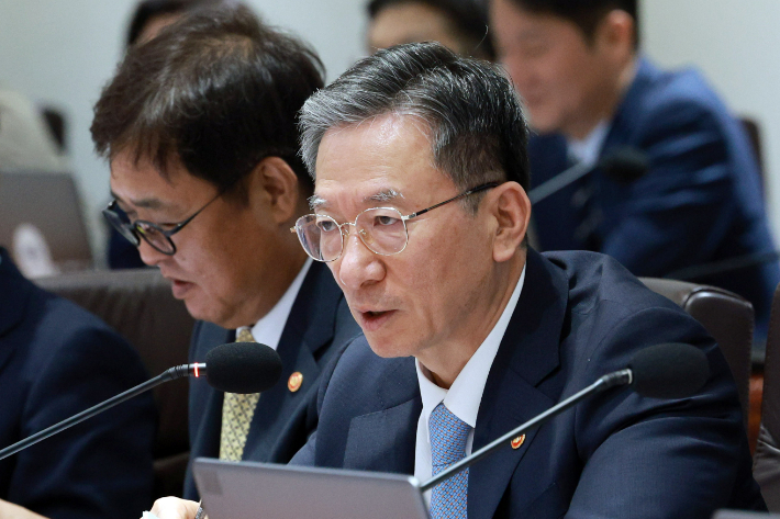정성호 법무부 장관이 9일 서울 용산 대통령실에서 열린 국무회의에서 발언하고 있다. 연합뉴스