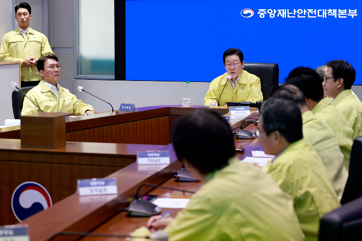 이재명 대통령이 28일 정부서울청사 중앙재난상황실에서 열린 국가정보자원관리원 화재 관련 중앙재난안전대책본부 회의에서 발언하고 있다. 연합뉴스