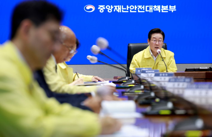 이재명 대통령이 28일 정부서울청사 중앙재난상황실에서 열린 국가정보자원관리원 화재 관련 중앙재난안전대책본부 회의에서 발언하고 있다. 연합뉴스