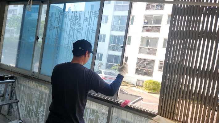 제주가치돌봄의 하나인 집수리 모습. 제주도 제공