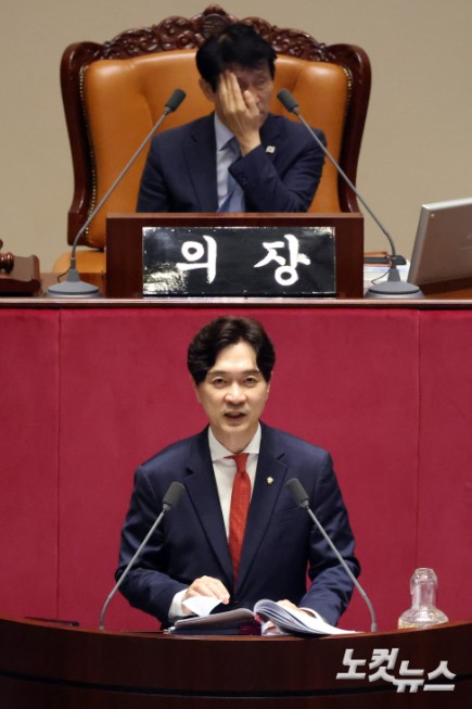 국민의힘 박성훈 의원이 29일 서울 여의도 국회 본회의에서 