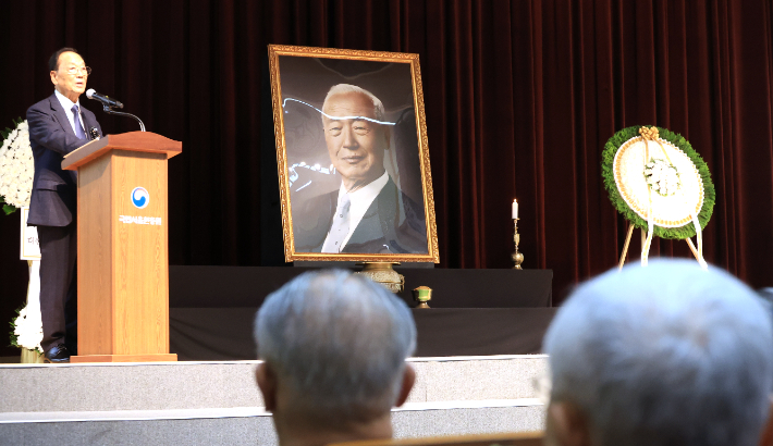 지난 7월 19일 서울 동작구 국립현충원 현충관에서 이승만 전 대통령 서거 60주기 추모식이 열리고 있다. 연합뉴스