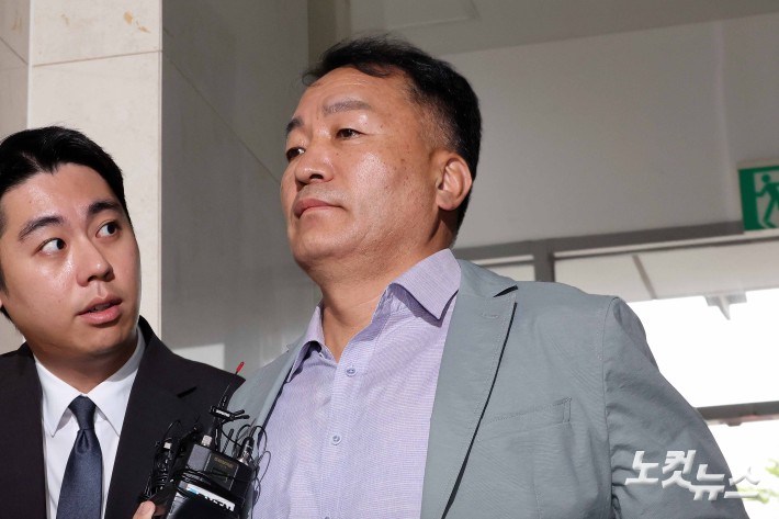 피의자 조사 출석하는 김계환 전 해병대사령관