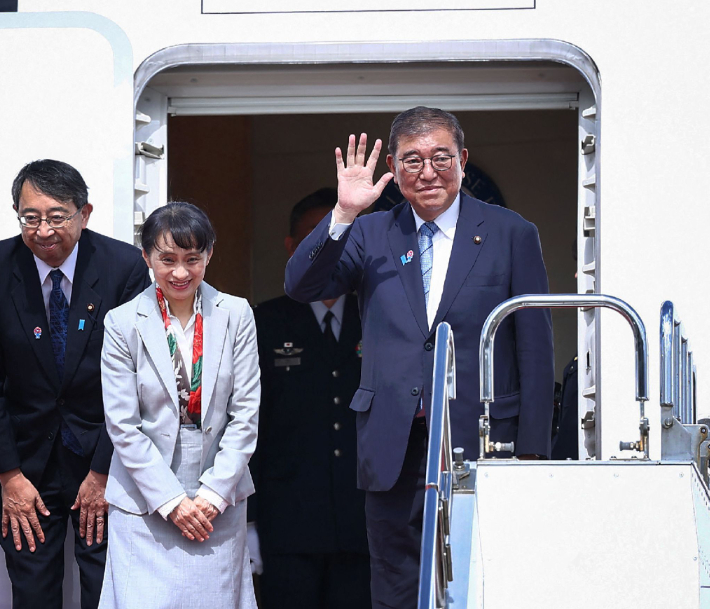 이시바 시게루 일본 총리(오른쪽). 연합뉴스