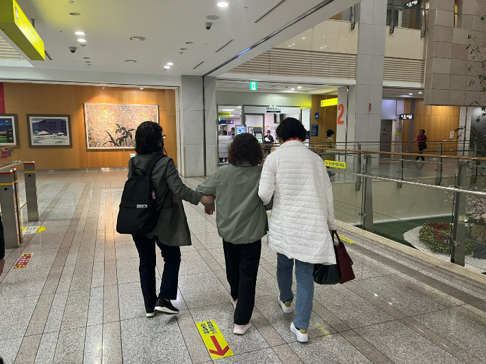 제주가치돌봄의 하나인 병원동행 지원. 제주도 