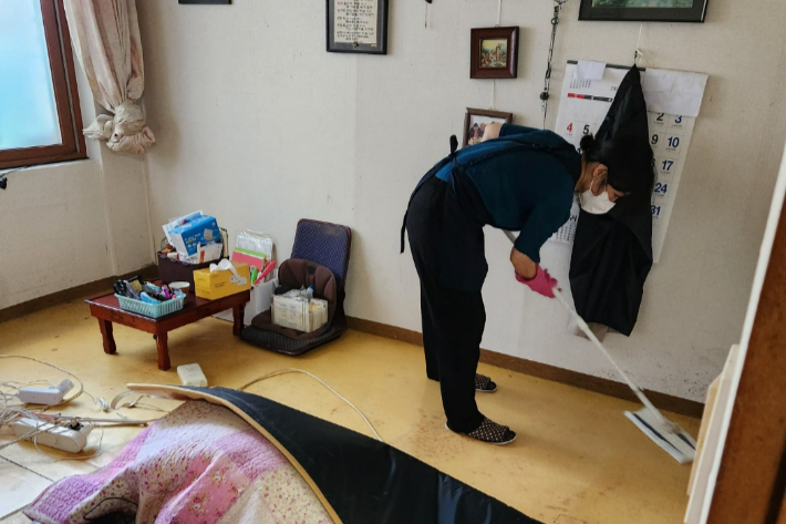 제주가치돌봄의 하나인 가사지원 모습. 제주도 제공