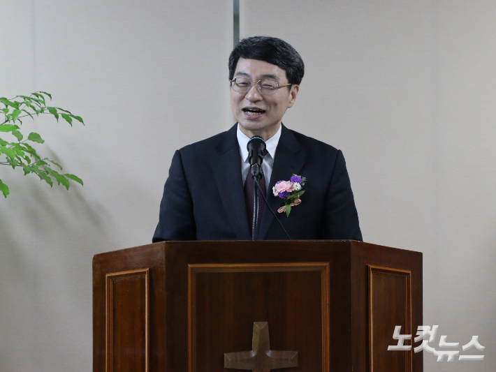 이동규 목사가 제24대 김인규 대표 취임 감사예배에서 격려사를 하고 있다. 임성민 기자