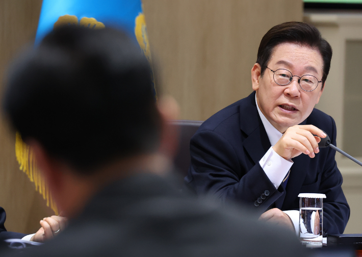 이재명 대통령이 30일 용산 대통령실에서 열린 제44회 국무회의를 주재하고 있다. 연합뉴스