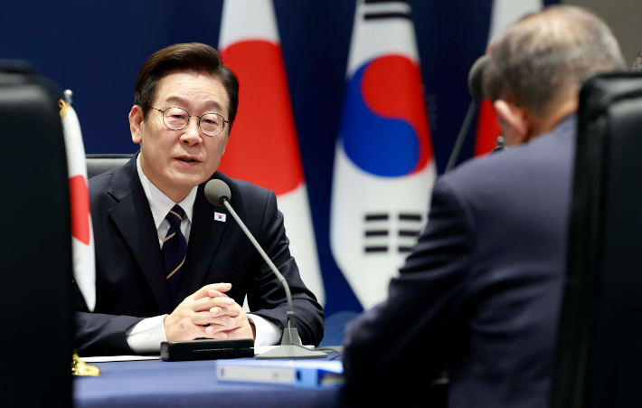  이재명 대통령이 30일 부산 누리마루 APEC 하우스에서 열린 한일 정상회담에서 발언하고 있다. 연합뉴스