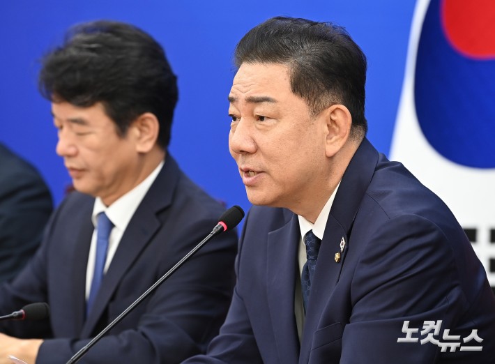발언하는 김병기 원내대표