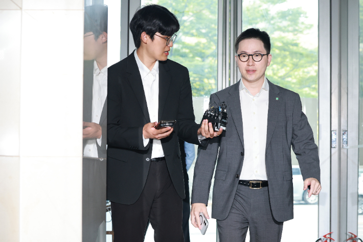 이원모 전 대통령실 인사비서관이 1일 피의자 신분으로 조사받기 위해 서울 서초구 이명현 순직해병 특별검사팀에 출석하고 있다. 연합뉴스