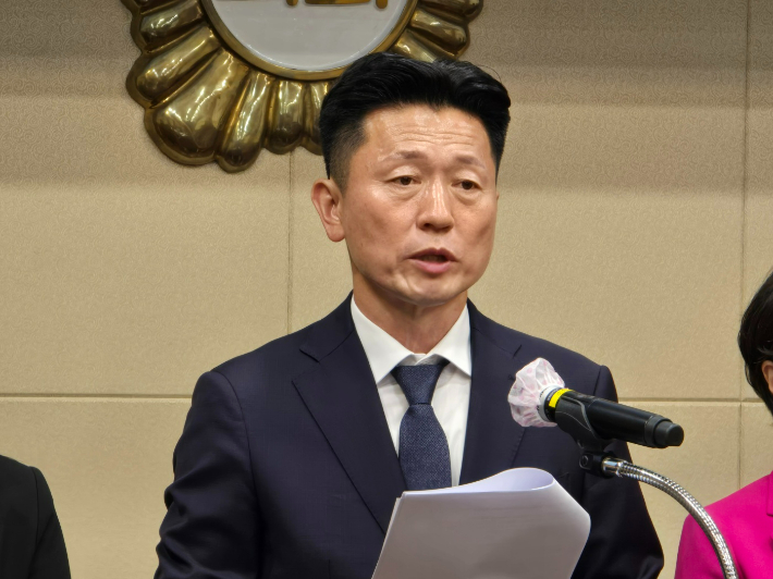 이성수 위원장이 순천시장 후보 출마를 선언하고 있다. 고영호 기자