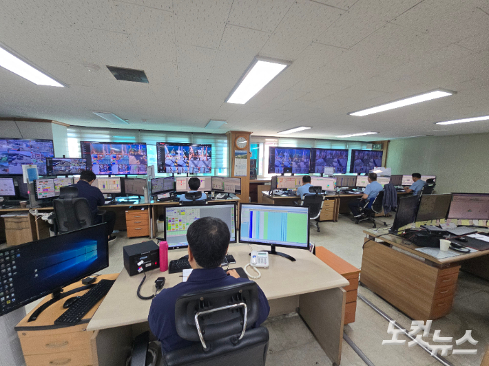 부산항 신선대감만터미널 통제실. 송호재 기자