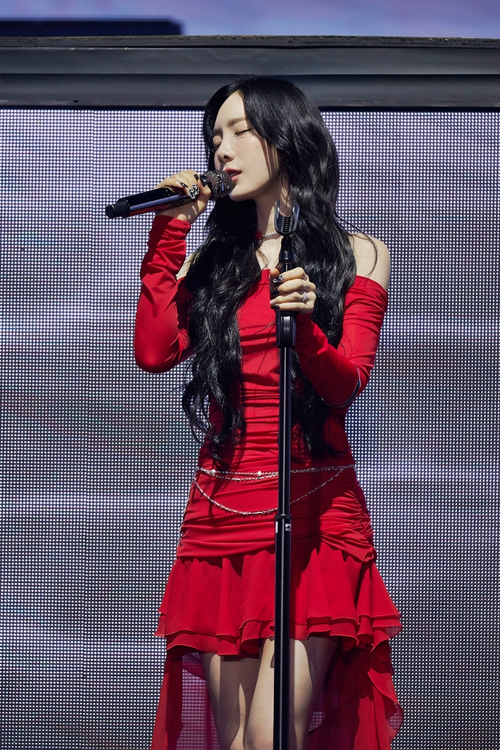 오늘(7일) 솔로 데뷔 10주년을 맞은 가수 태연. SM엔터테인먼트 제공