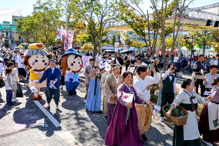 지난해 군산시간여행축제 모습. 군산시 제공