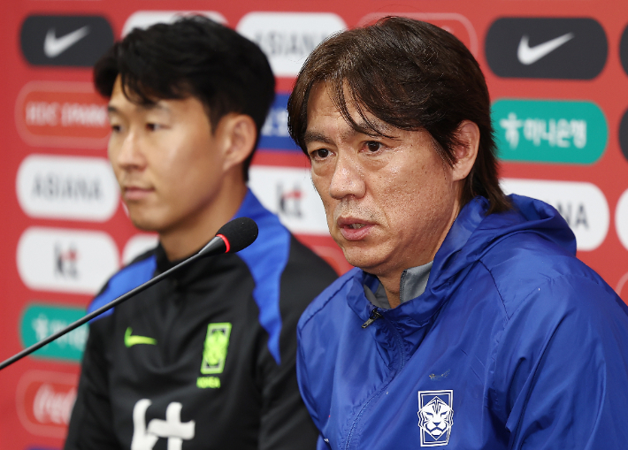 홍명보 대한민국 축구 국가대표팀 감독이 9일 서울월드컵경기장에서 열린 공식 기자 회견에서 발언하고 있다. 연합뉴스