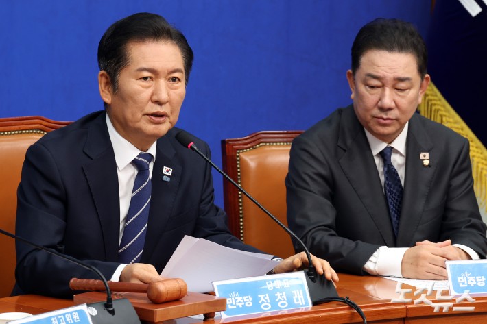 더불어민주당 정청래 대표가 10일 서울 여의도 국회에서 열린 최고위원회의에서 발언을 하고 있다.