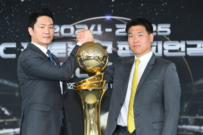 SK 전희철 감독(왼쪽)과 LG 조상현 감독. KBL 제공