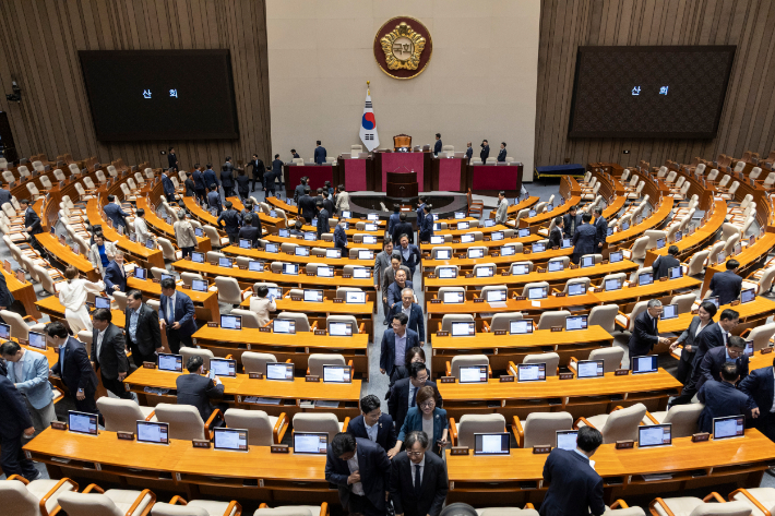 4박 5일간의 필리버스터 끝낸 국회 본회의 종료. 연합뉴스