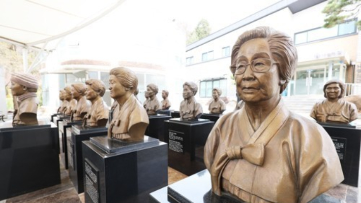 경기도 광주시 퇴촌면 나눔의 집에 고인이 된 일본군 위안부 피해 할머니들의 흉상이 세워져 있는 모습. 연합뉴스