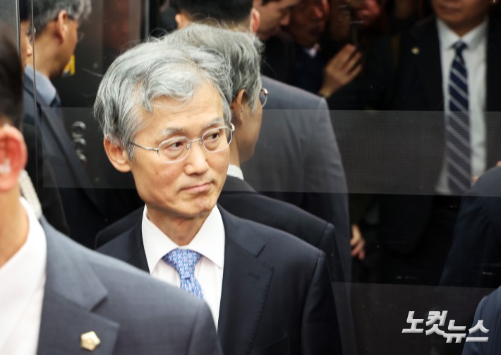 국감장 향하는 조희대 대법원장