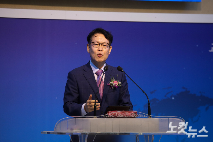 신세계교회 유성암 목사가 설교를 전하고 있다. 최화랑 기자