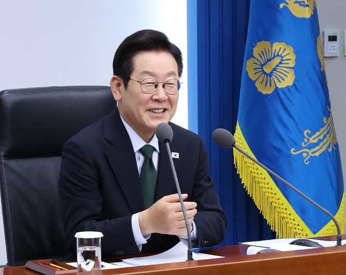 이재명 대통령이 13일 용산 대통령실에서 수석보좌관회의를 주재하고 있다. 연합뉴스