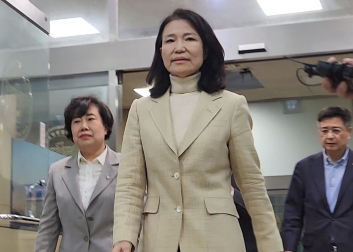 석방된 이진숙 전 방송통신위원장의 모습. 연합뉴스
