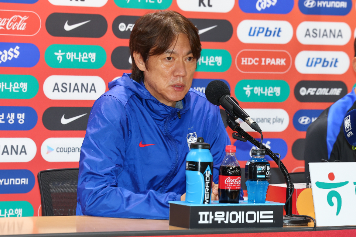 파라과이전 각오 밝히는 홍명보 감독. 연합뉴스